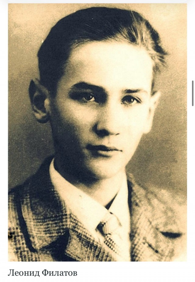 Небольшая фотоподборка известных личностей в детстве и юности