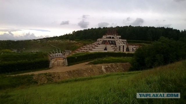 Пирамида, пещеры и церковь в дремучем лесу. Самые загадочные места Подмосковья