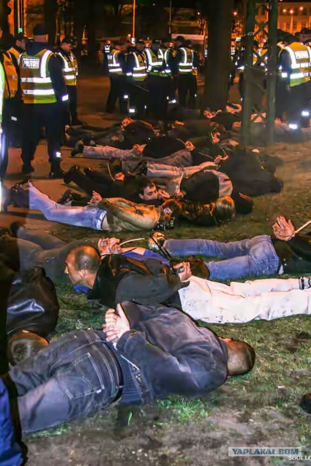 Свидетель протестов против переноса памятника советским воинам вспоминает те дни