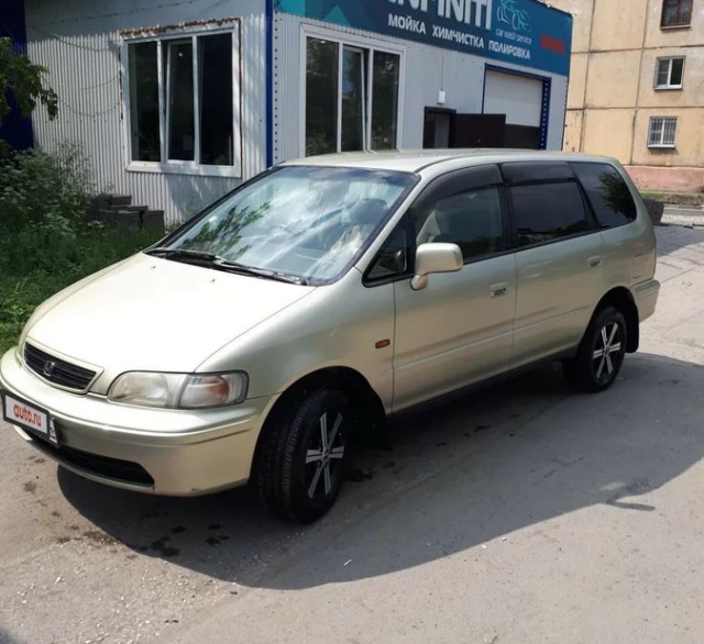 «Крузак» от дяди в малиновом пиджаке: автолегенды 90-х, которые до сих пор в цене