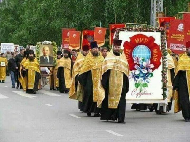 Прикольно! Только вот пёс не в ногу шагает