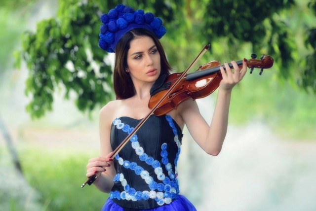 Музыкальные девушки