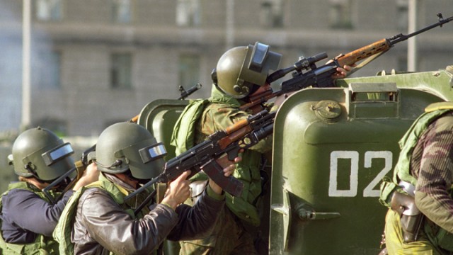 Служебный долг или совесть: как бойцы «Альфы» утратили доверие первого президента РФ