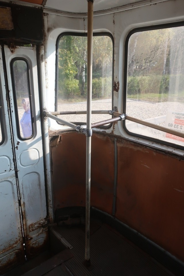 Волшебные перекладины на лучших местах в ЛиАЗах, чтоб не придавили