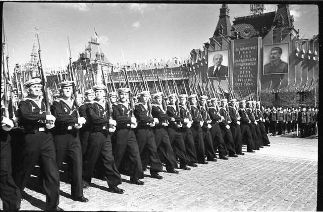 Военный парад весна 1951 года.