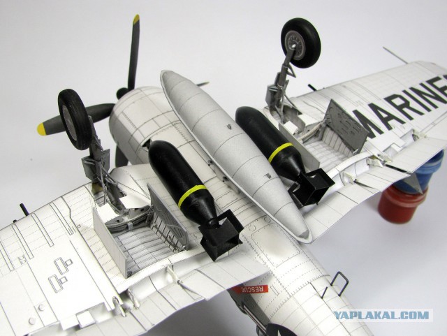 AU-1  Модель самолета из бумаги