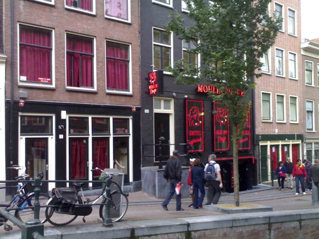 Лютый Амстердам 69: винтажные фото голландских баров