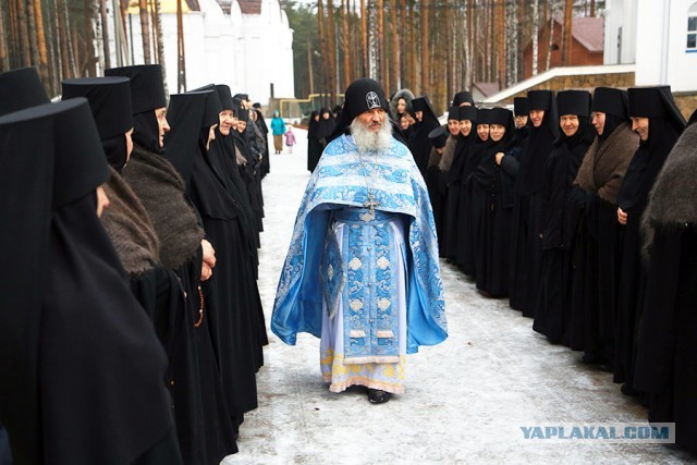 В захваченном монастыре обнаружен участник «Уральских пельменей»