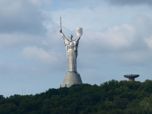 Под Харьковом упал и загорелся самолёт
