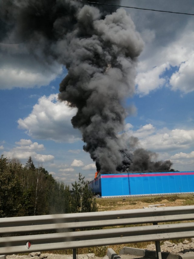 Последствия пожара на складе Ozon в Подмосковье