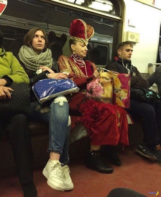 Похоже, дизайнеры перешли с легких на тяжелые наркотики