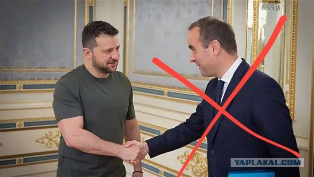 Премьер-министр Франции Себастьян Лекорню подал в отставку