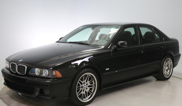 Капсула времени: BMW M5 E39 2003-го года с пробегом 309 миль