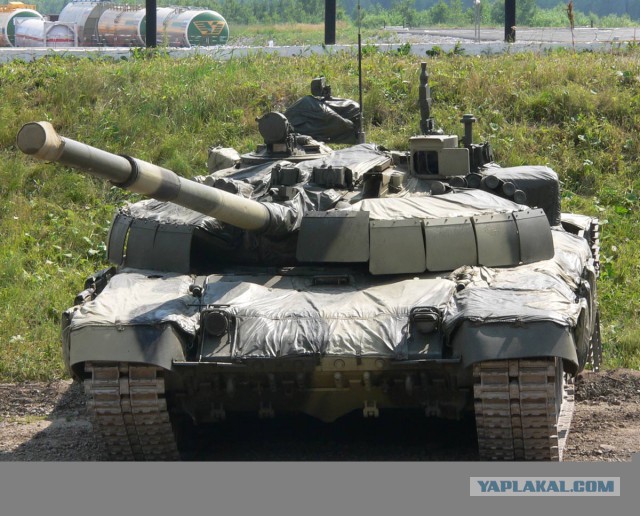 Начались войсковые испытания "Арматы"
