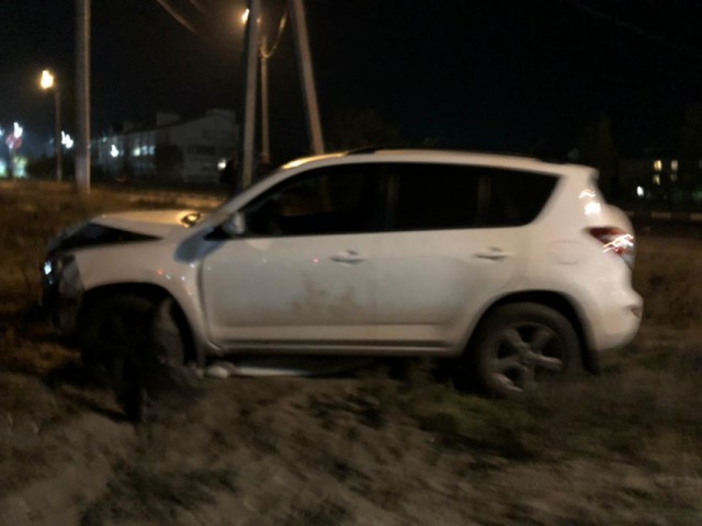 Под Воронежем пьяный судья протаранил такси, скрутил номера со своей машины и сжег ее на глазах у свидетелей