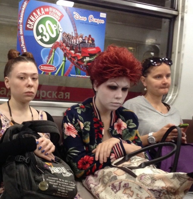 Свежая подборка рьяных модников из нашего метро