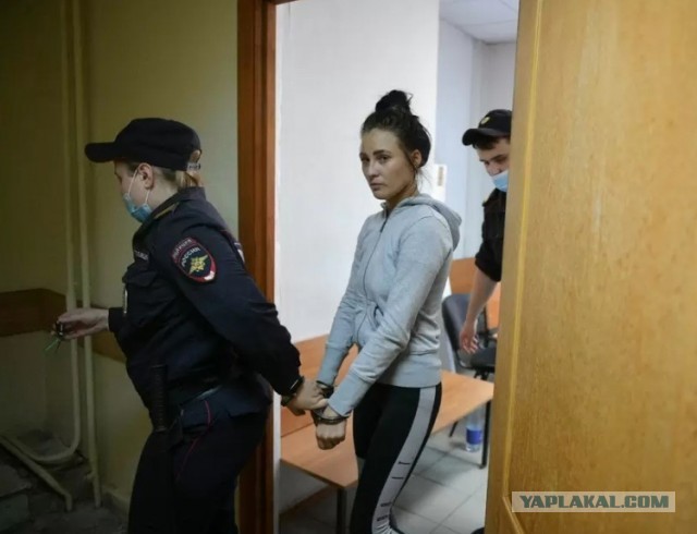 Веселой девушке Анне,сжегшей молодого бездомного парня ради прикола,вынесли приговор.