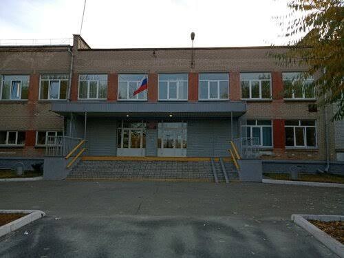 Школьник с молотком напал на одноклассников в школе в Челябинске
