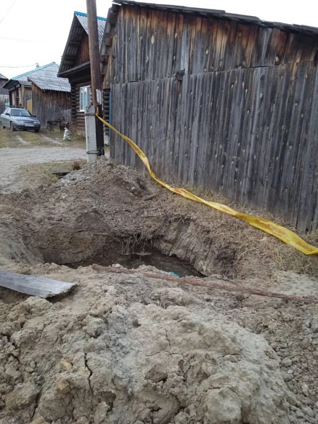 Российский школьник утонул в яме по пути в магазин