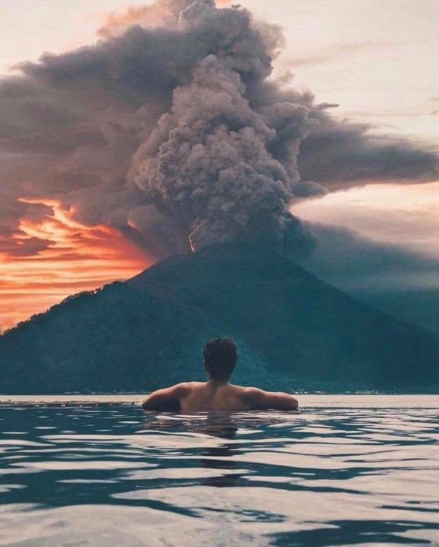 СказочноеБали засыпает вулканическим пеплом