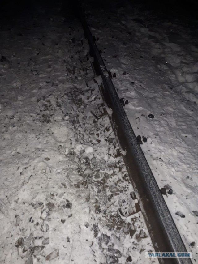 В Омской области сошел с рельсов грузовой поезд с танками