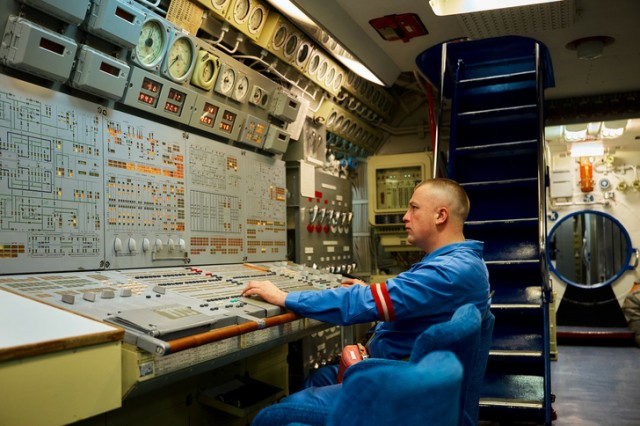 Самая большая в мире подводная лодка — 40 лет на службе России