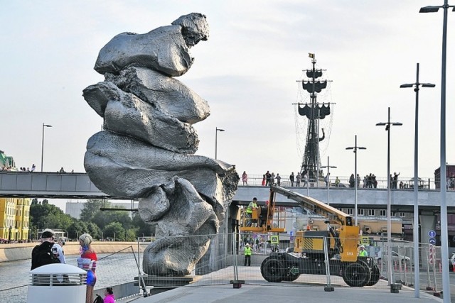 В Белгороде жительница пожаловалась на скульптуру, которая мешает «возрождению русской цивилизации»