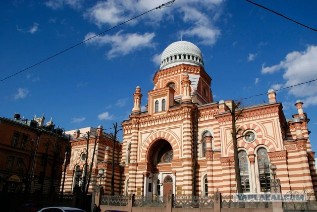 Зачем евреи натягивают над городами мира километры лески