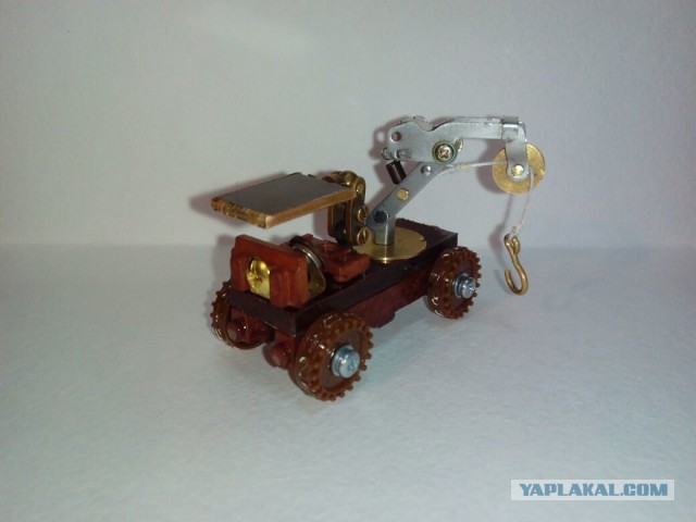 Игрушки из хлама