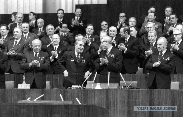 А где-то сейчас праздник