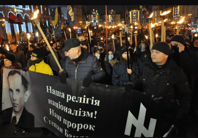 А вы поддерживаете происходящее вна Украине?