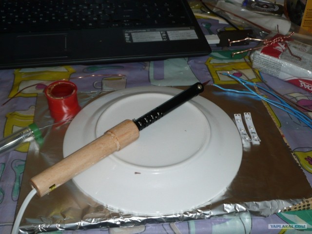 Айзек Кларк.