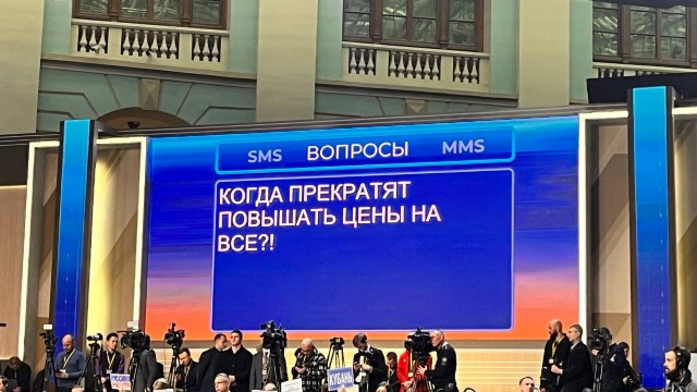 Подборка каверзных вопросов с монитора прямой линии