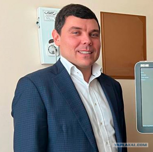 «Перестал быть общественно опасным». Суд приговорил укравших 238 млн рублей у Минобороны к условным срокам.