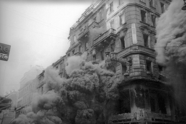 Фотограф Евгений Халдей