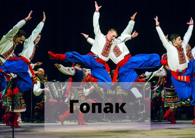 Парочка загрузила полный багажник тротуарной плиткой и уехала