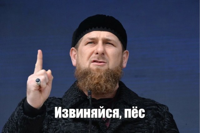 Член АдГ преподнес руководству Чечни трофейный кортик Люфтваффе