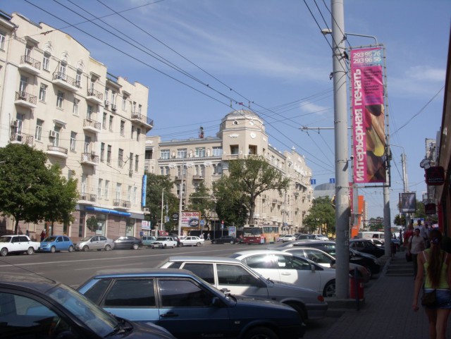 Есть в Ростове интересное место - ДОТ у дороги