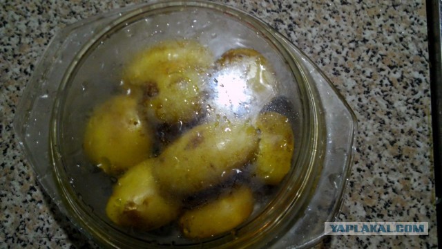 Картофель в микроволновке