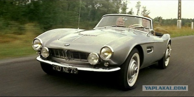 18 самых запоминающихся автомобилей из мира кино