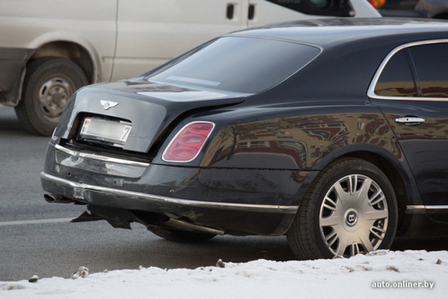 С белоруса требуют 23 000 евро за царапины на Bentley