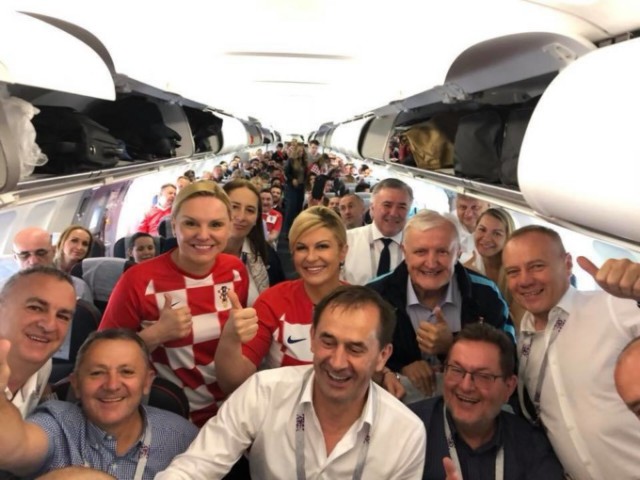 Президент Хорватии на ЧМ-2018: прилетела экономом, посмотрела матч с обычными фанатами и пригласила Путина в Сочи