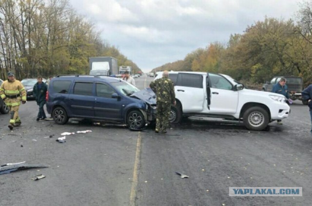 Toyota - относительно небольшой удар Ларгуса: тотал кузов