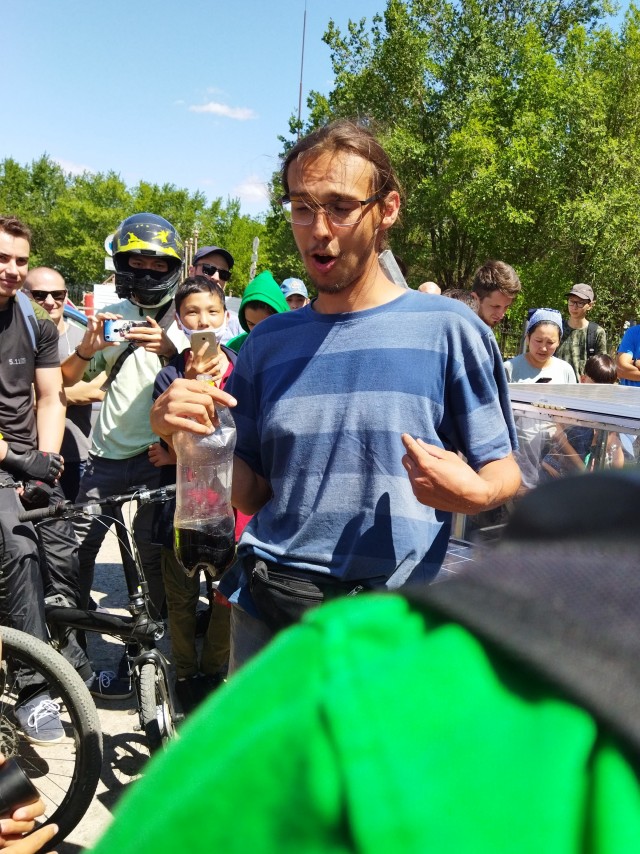 Гонка солнцемобилей по Казахстану