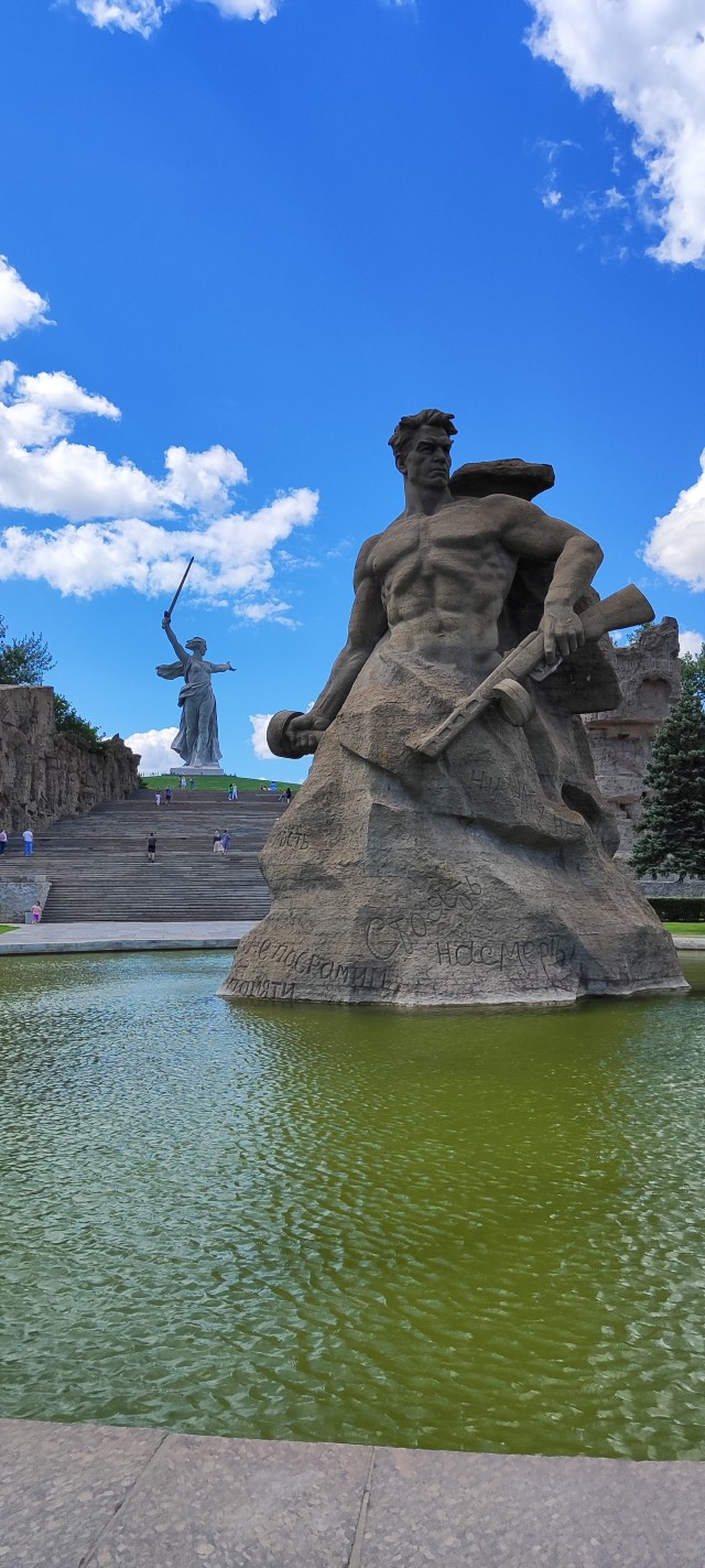 17 июля 1942 года Началась Сталинградская битва.