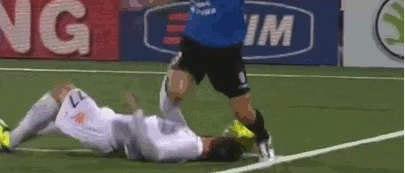 Самый ответственный защитник!