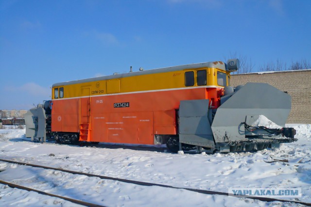 Тепловоз застрял.