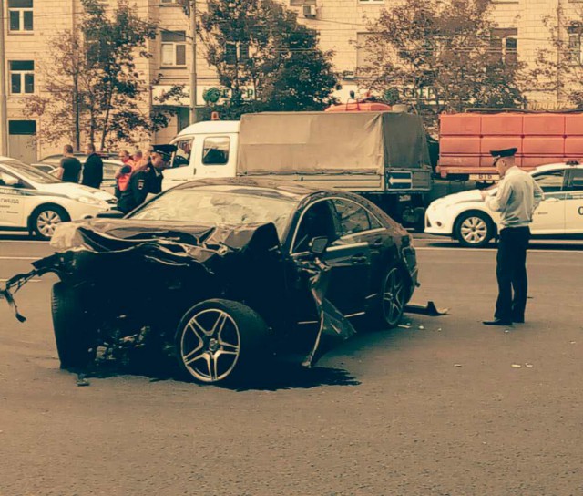 Видео с места аварии на Кутузовском BMW с номерами АМР
