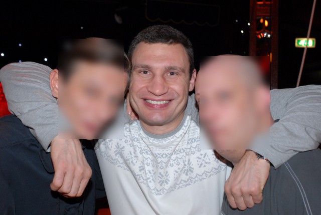 Мой сосед знаменитость!