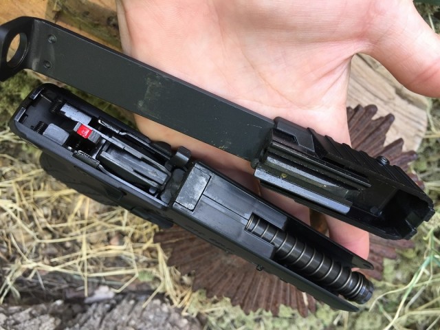 Пистолет на винтах: Kel-Tec P17